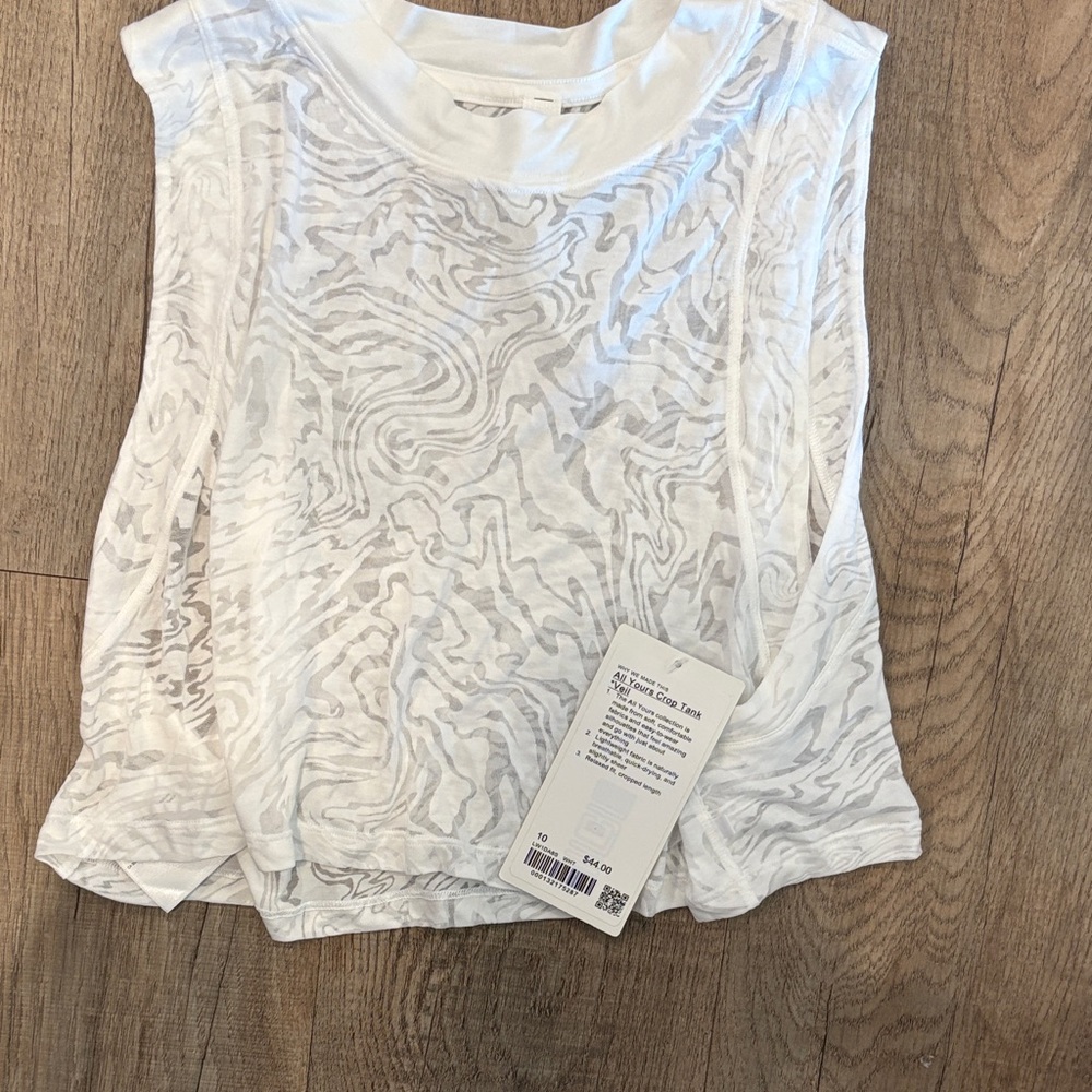 lululemon athletica White Patterned Crop Top
